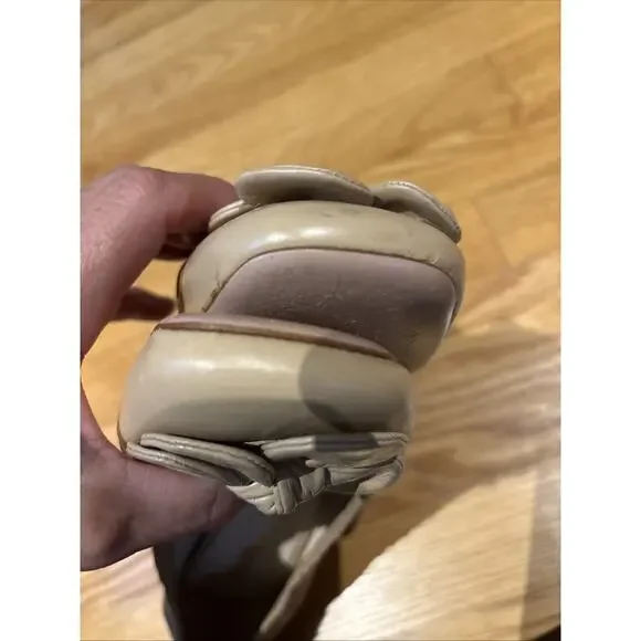 PRADA Nude tan Leather Gold Trim Chunky Heel Pump Flower Embellishment 38 1/2 8 - Picture 15 of 16